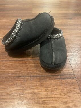 UGG Kids Black Slip-On Shearling-Lined Clog